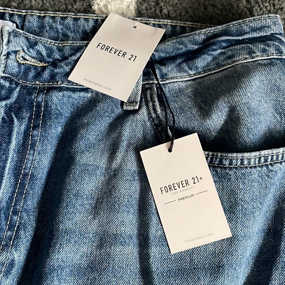 Forever 21 Los Angeles PREMIUM Light Wash Jeans - Picture 4 of 4